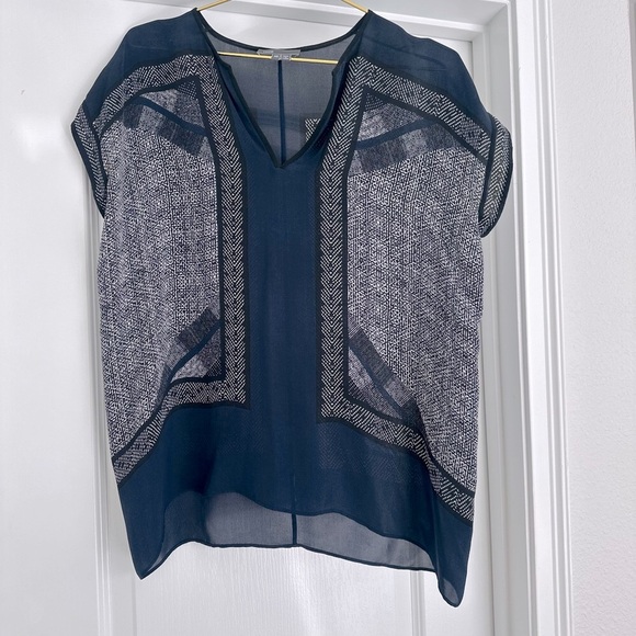 Vince Navy/White Silk Top. XS - Picture 4 of 8